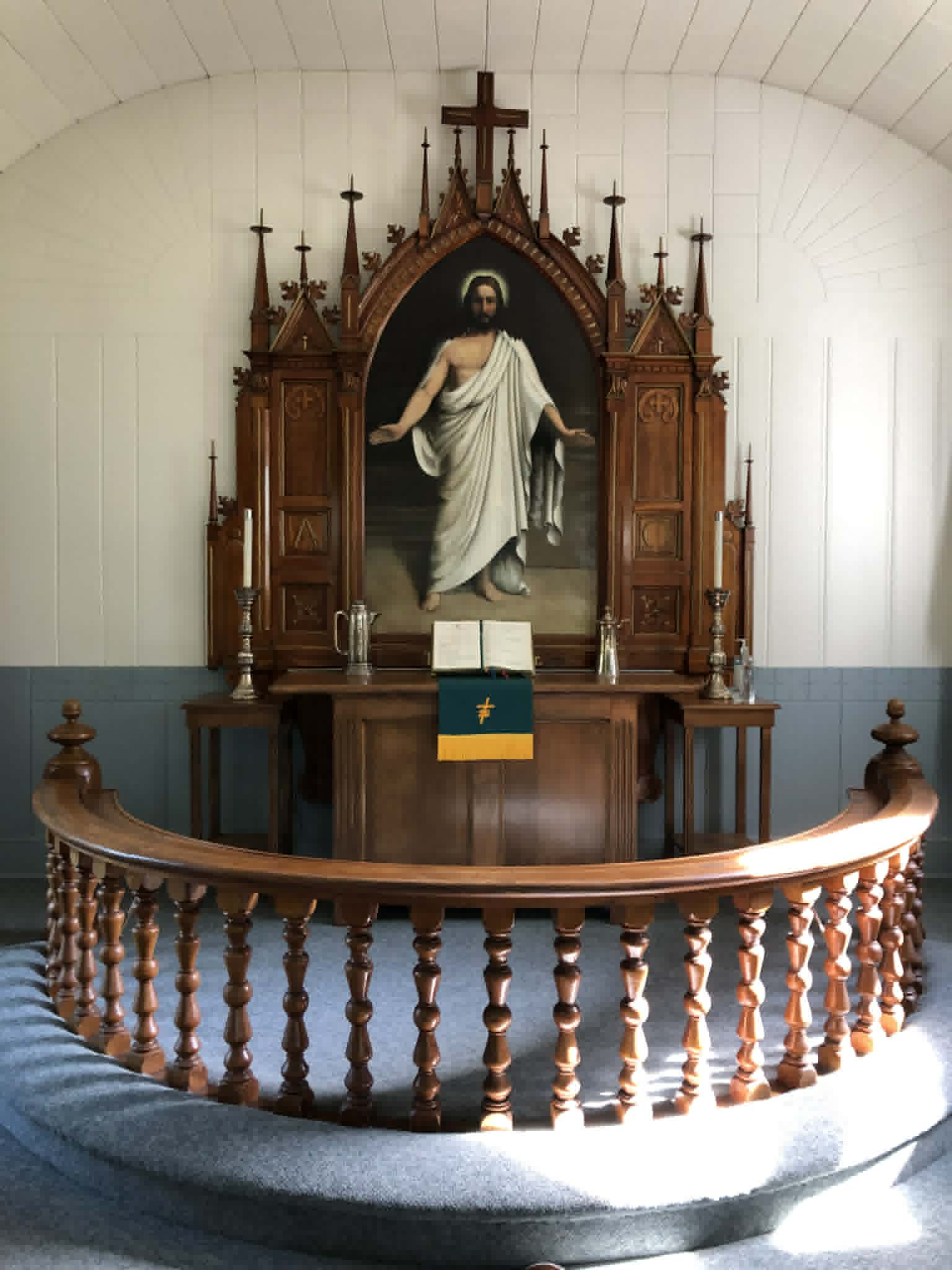 alter-railing.jpg